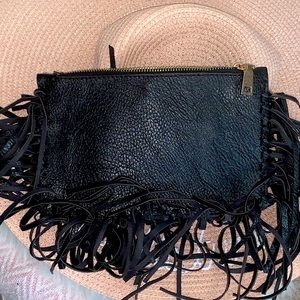 Black wristlet with shingles